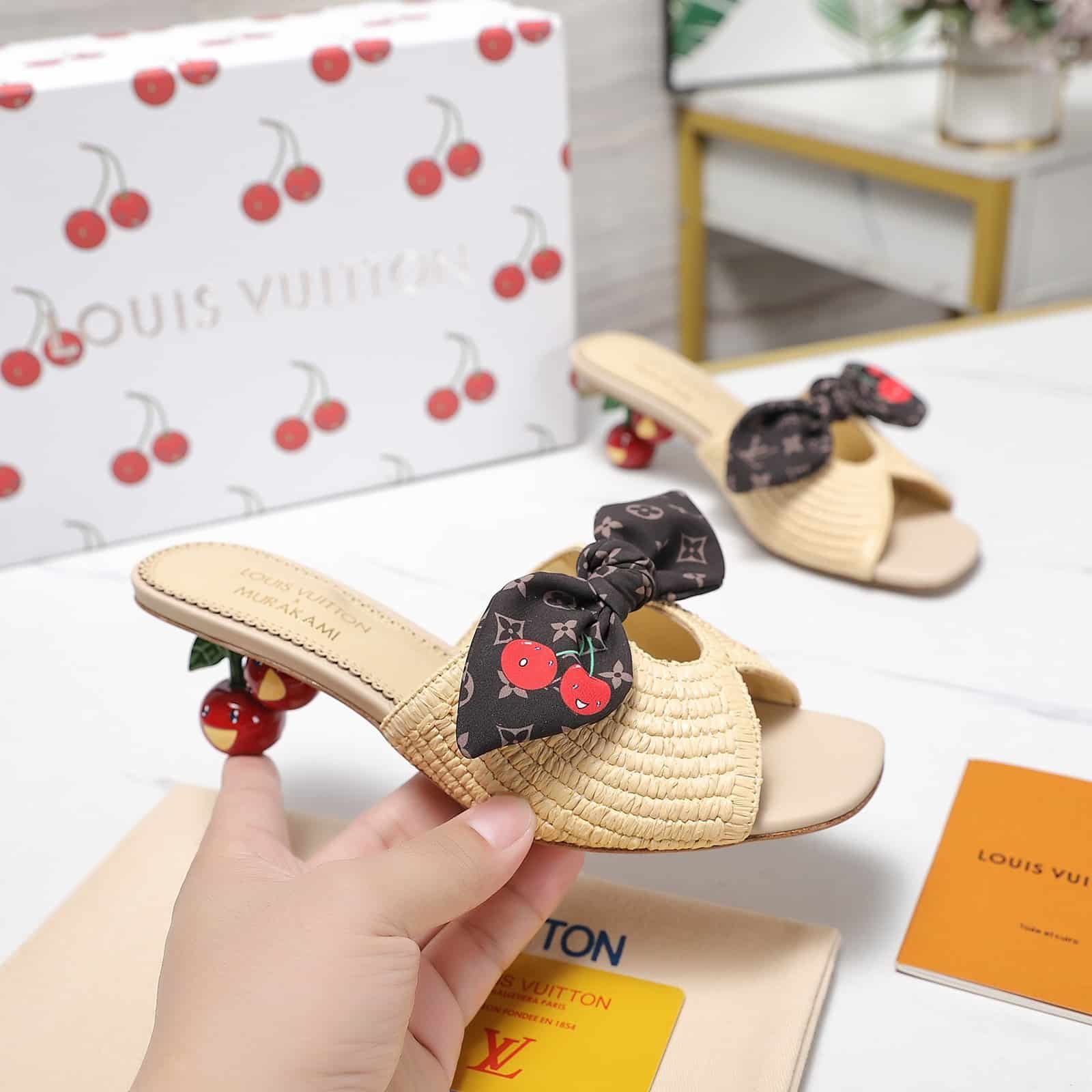 L0vis Vvtt0n X Takashi Murakami Cherie Mule Beige 1Ahlsq