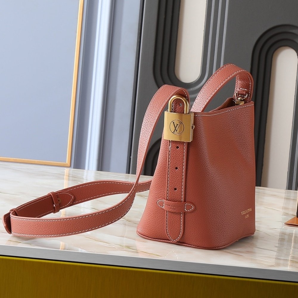 L0vis Vvtt0n Low Key All In BB Cognac Brown 18Cm M14416