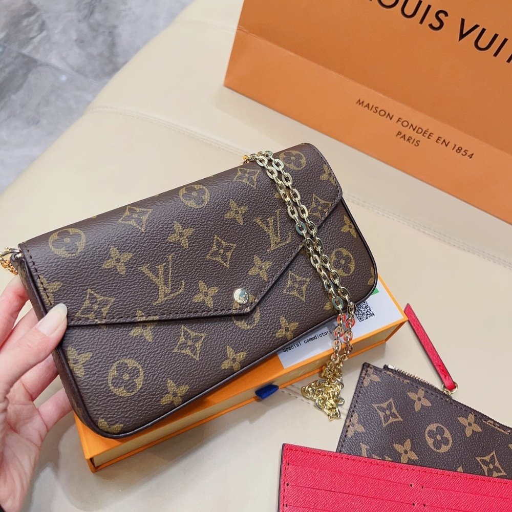 L0vis Vvtt0n Felicie Pochette Bag 21Cm M81896