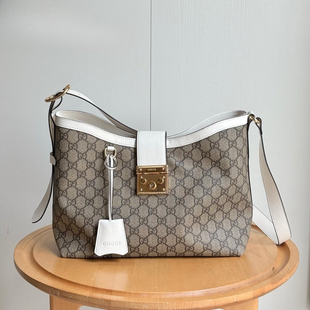 Gvc*1 Padlock Gg Medium Shoulder Bag White 29Cm