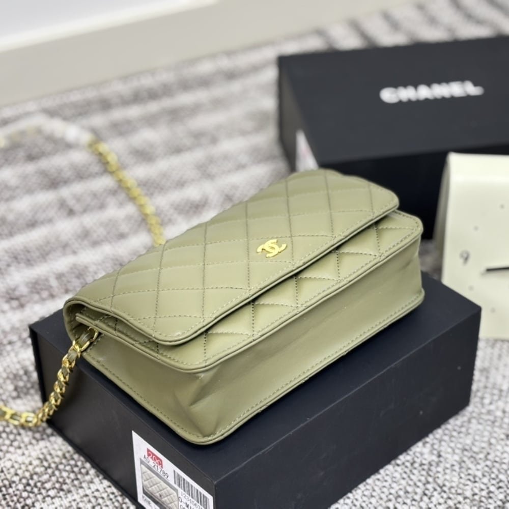 Ch**el Classic Wallet On Chain Gold Tone Metal Khaki 19Cm