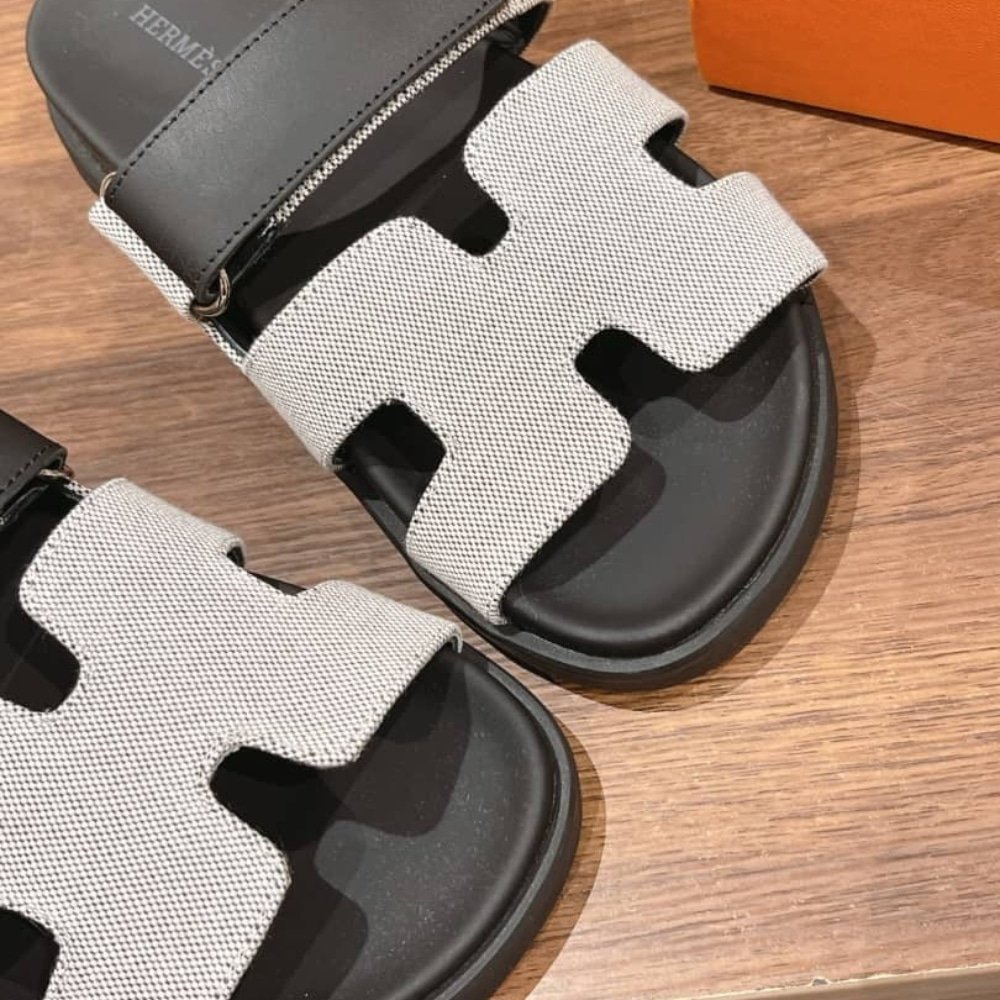 H**me5 Chypre Sandal Black