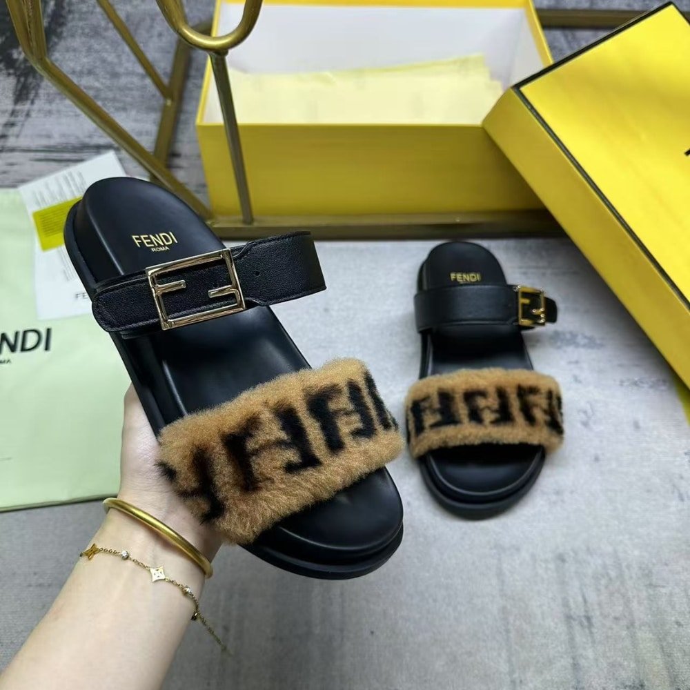F**di Feel Mink Ff Slides Black 8X8710A8P2F182F