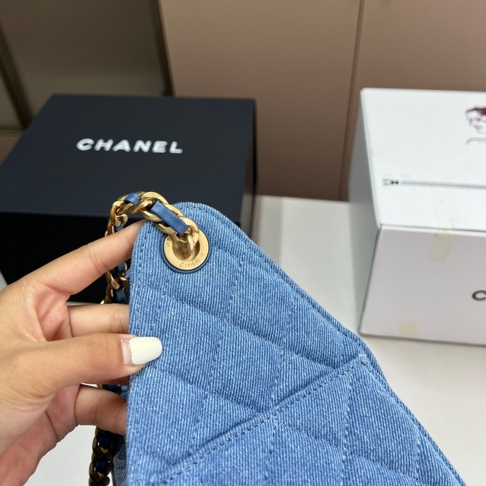 Ch**el 25 Small Handbag Washed Denim Blue 26Cm As5293 B20603 U0475