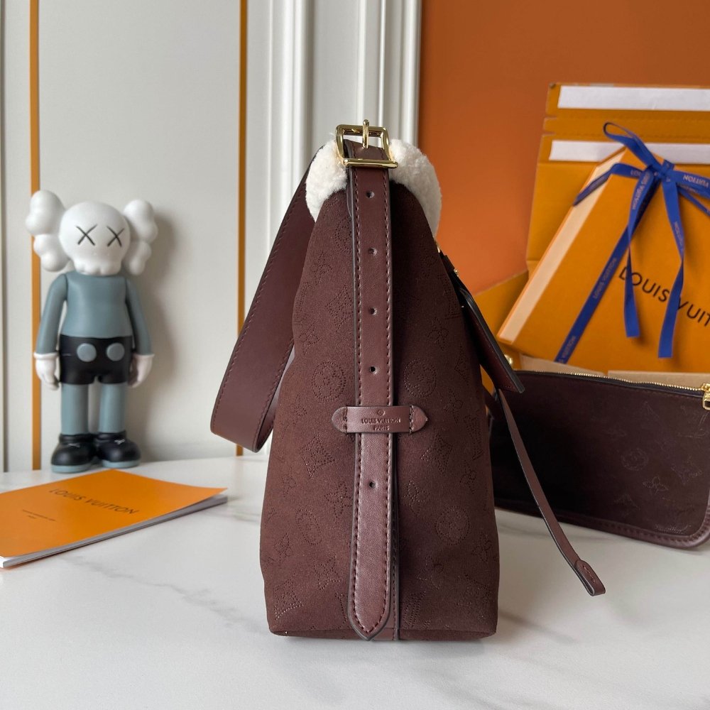 L0vis Vvtt0n Carryall PM Chocalate Brown 29Cm M26421