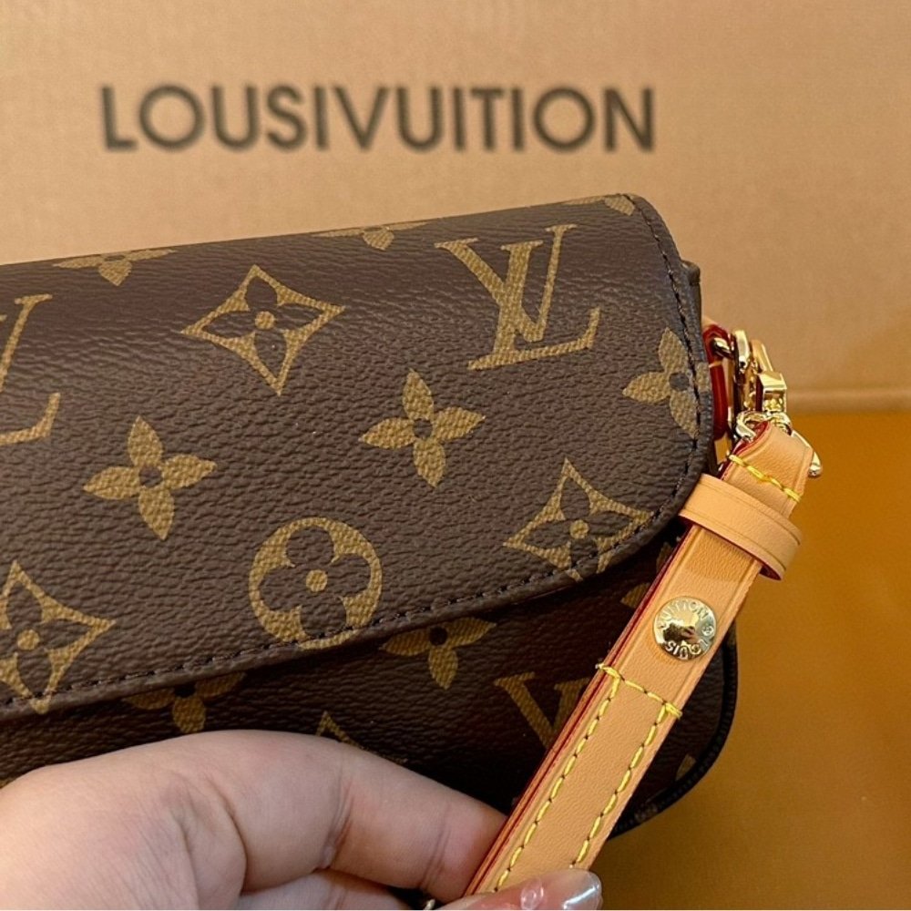 L0vis Vvtt0n Ivy Bag Brown 22Cm M81911