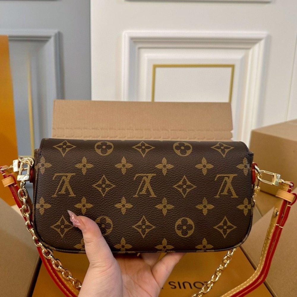 L0vis Vvtt0n Ivy Bag Brown 22Cm M81911