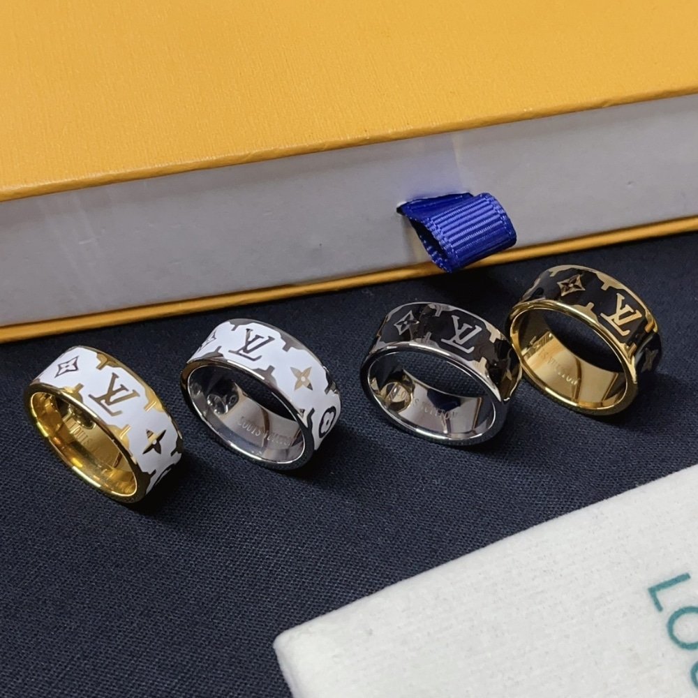 L0vis Vvtt0n Nanogram Enamel Ring White M1565S