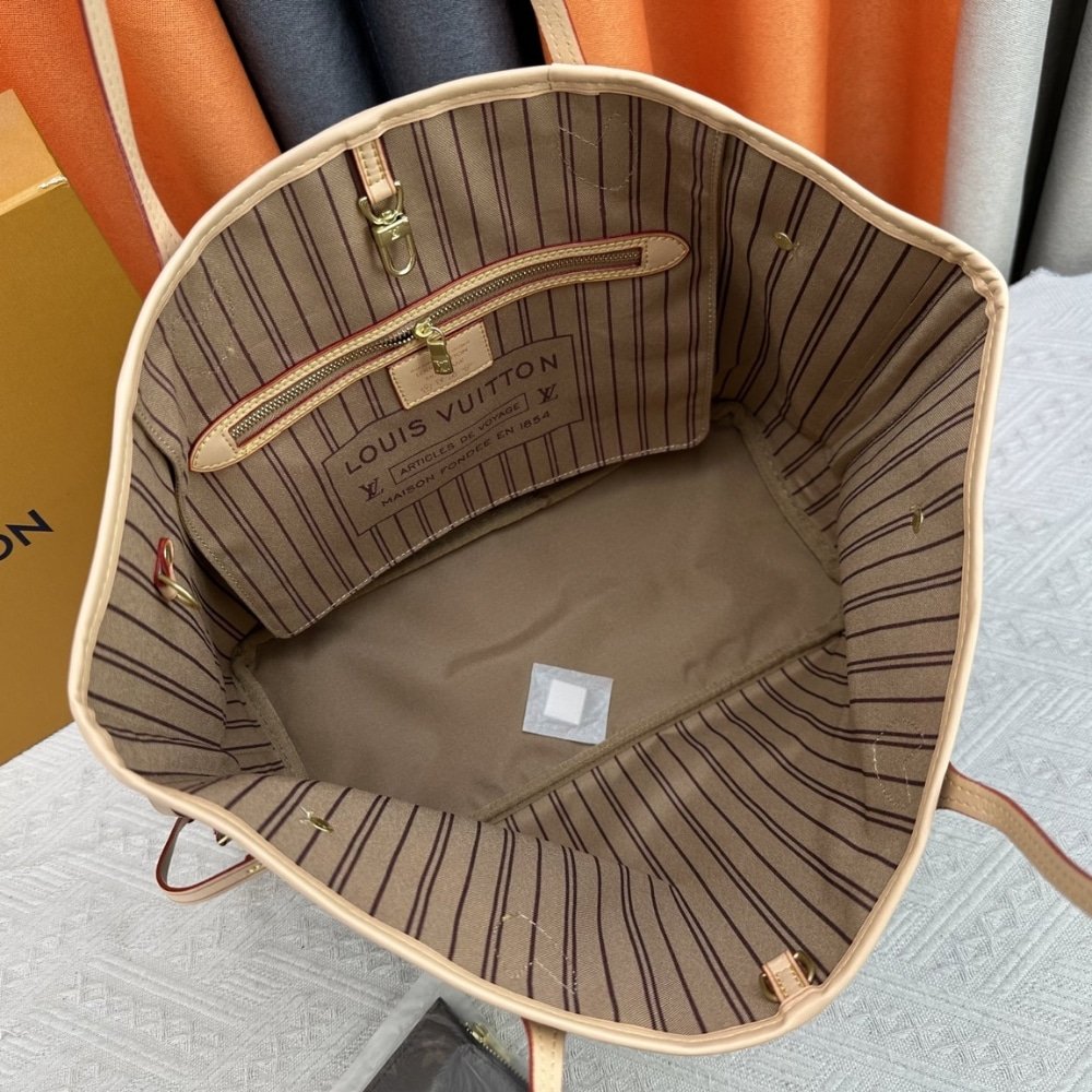 L0vis Vvtt0n Sac Neverfull MM Mon Monogram Brown 31Cm P01926
