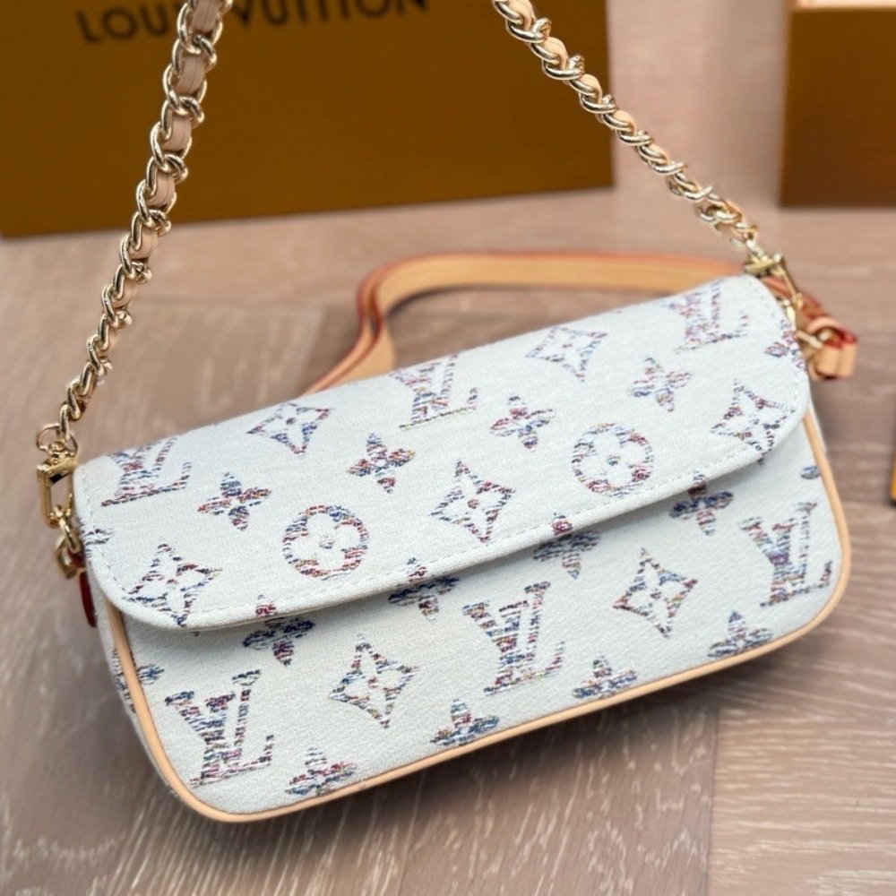 L0vis Vvtt0n Wallet On Chain Ivy Multicolor Beige 23Cm M83499