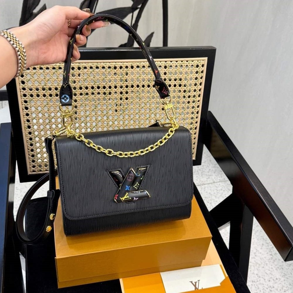 L0vis Vvtt0n X Takashi Murakami Lv Twist MM Slim Bag Black 23Cm M13243