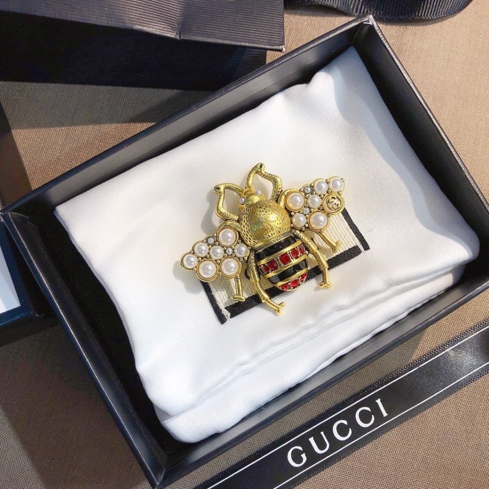 Gvc*1 Gg Black And Red Bee Brooch Gold With Pearl