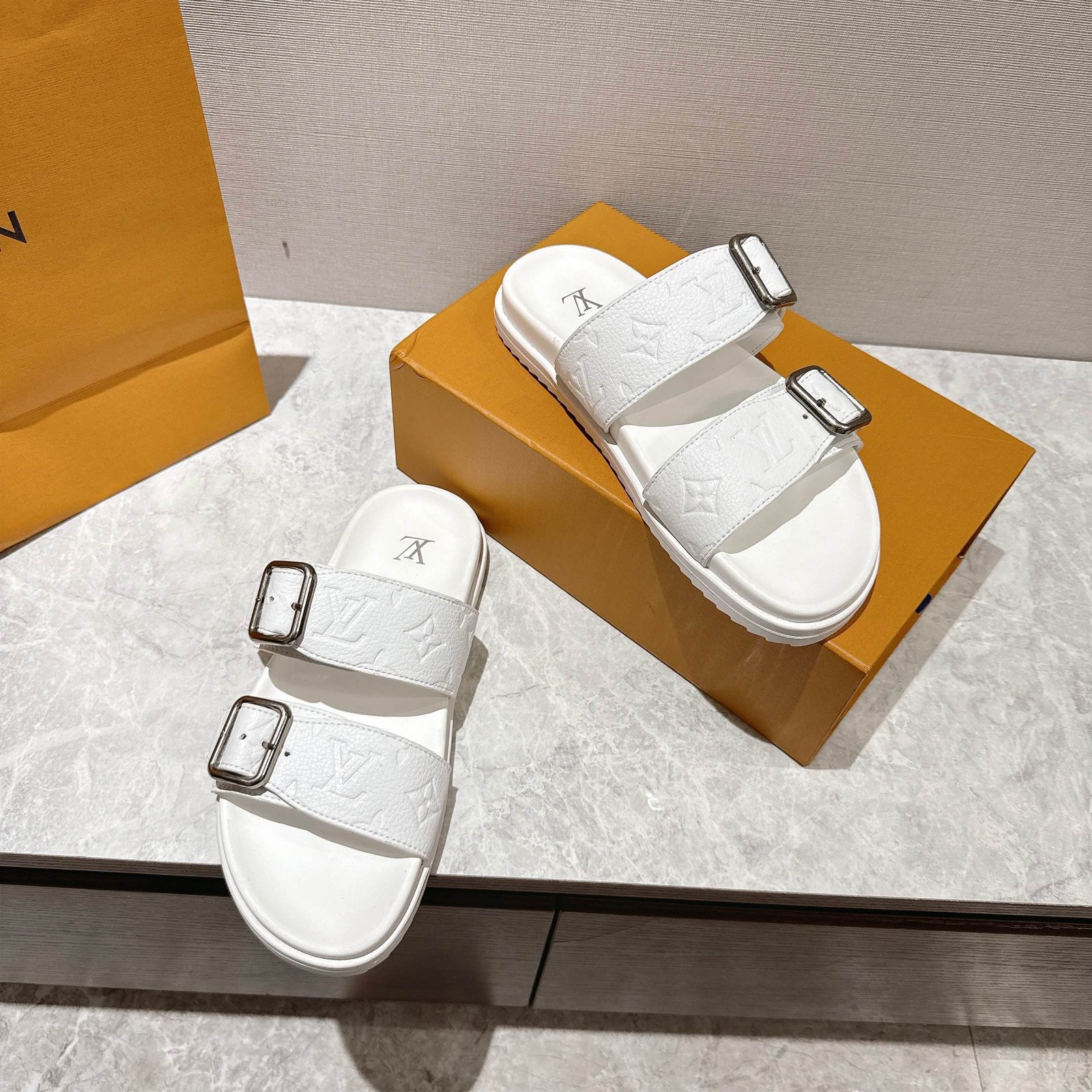 L0vis Vvtt0n LV Venice Mule White 1AHSIX