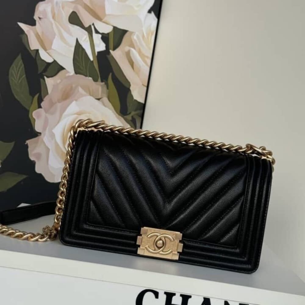 [S*pER VIP 1:1] Ch**el LE BOY CHEVRON CAVIAR BLACK 25CM