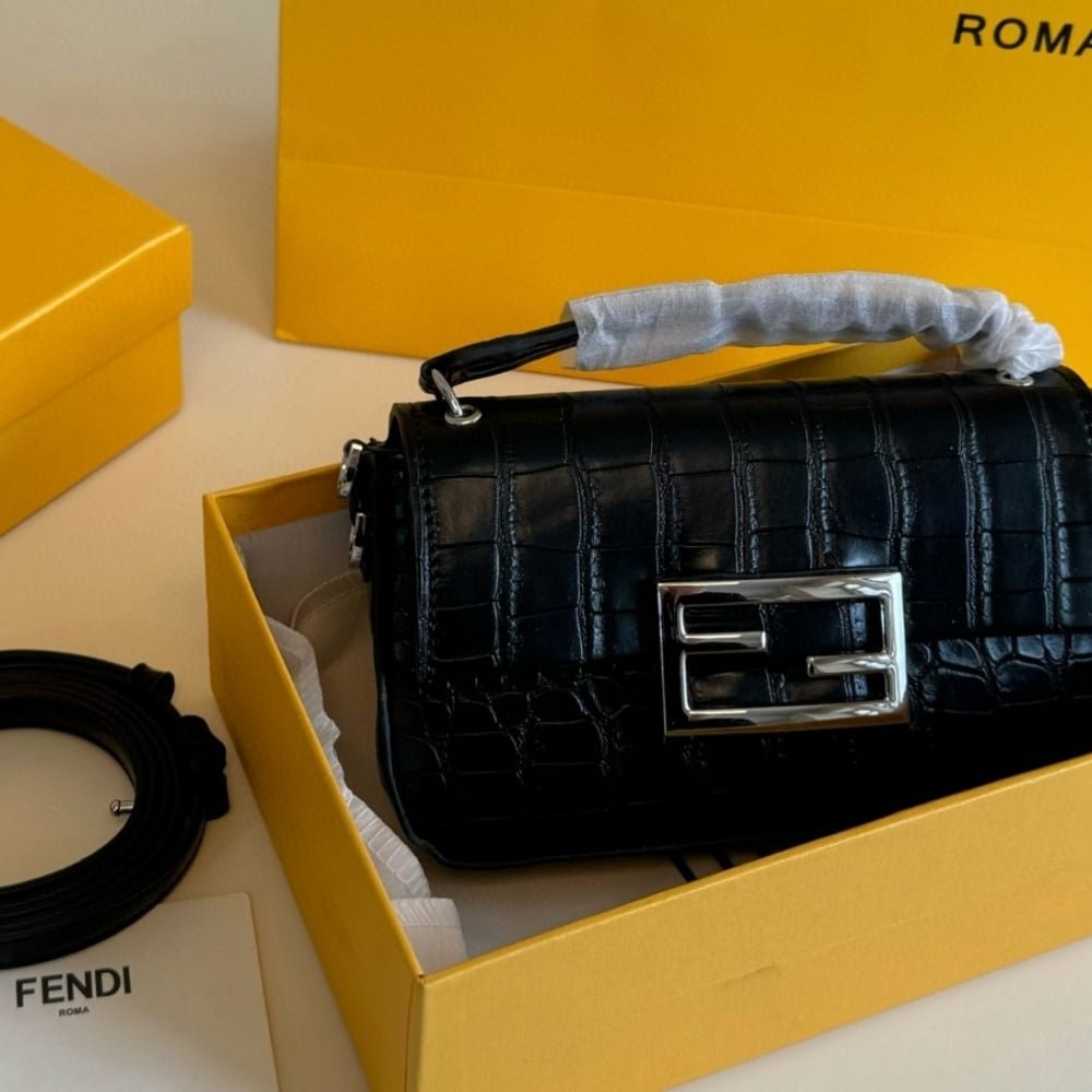 F**di Baguette With Ff Clasp Black 18Cm 8Br600Anwrf1Cfj