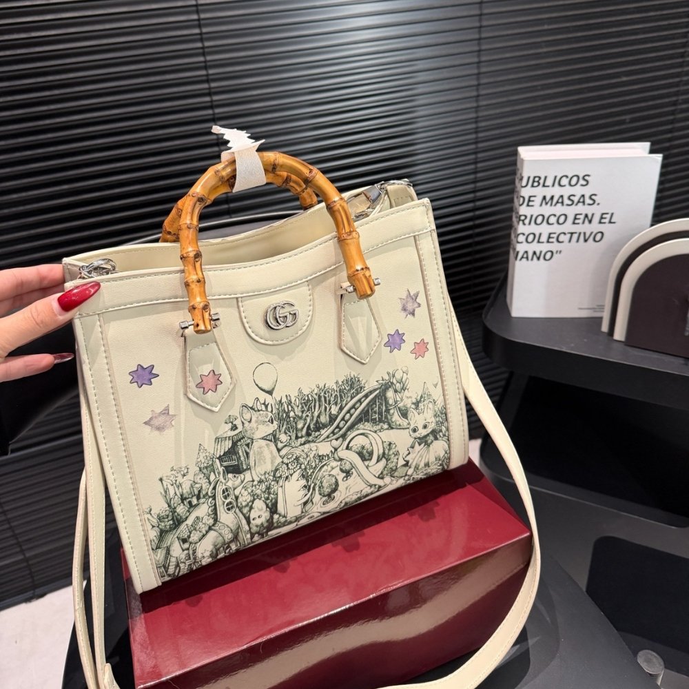 Gvc*1 Yuko Higuchi Diana Medium Tote Bag White 27Cm 853226 Aageu 1709