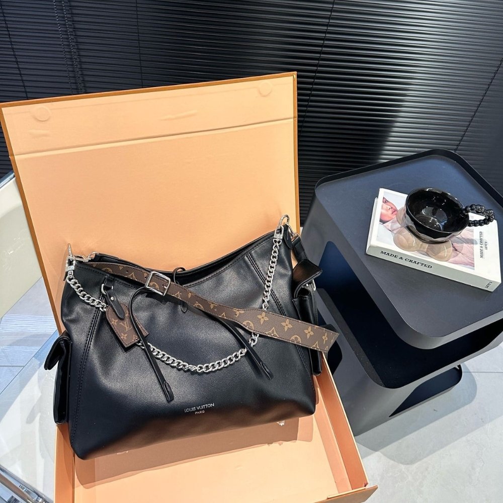 L0vis Vvtt0n Carryall Cargo Vibe PM Bag Black 34Cm M24861
