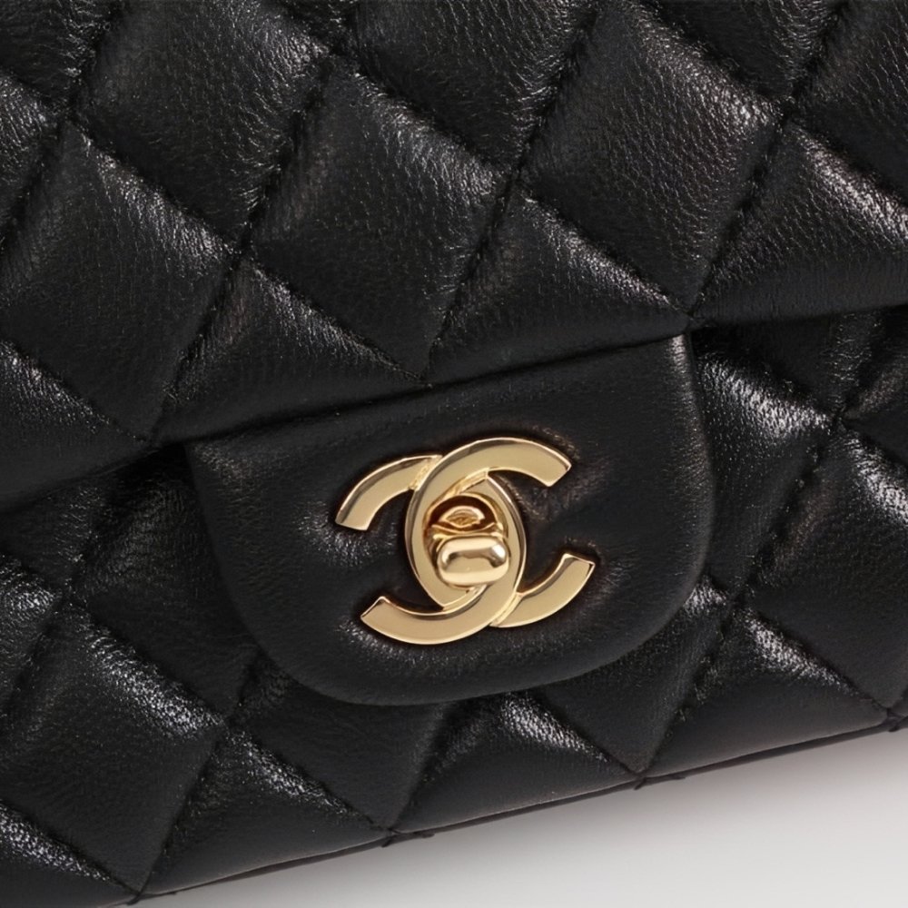 Ch**el Classic Flap Black Gold Hardware 25Cm