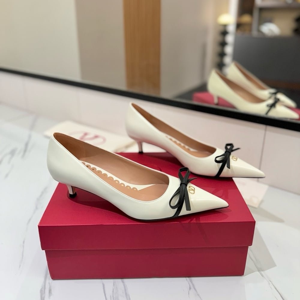 Va1e*ntin0 Bepointy Pump In Patent Leather White 6W2S0Lq0Dal A81