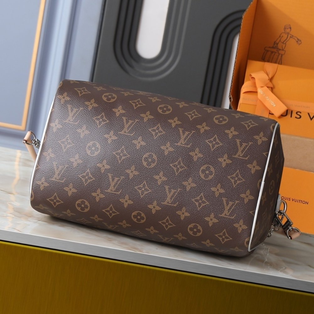 L0vis Vvtt0n 57th Street NYC Speedy Bandoulière 30 Monogram Silver 30cm M27324