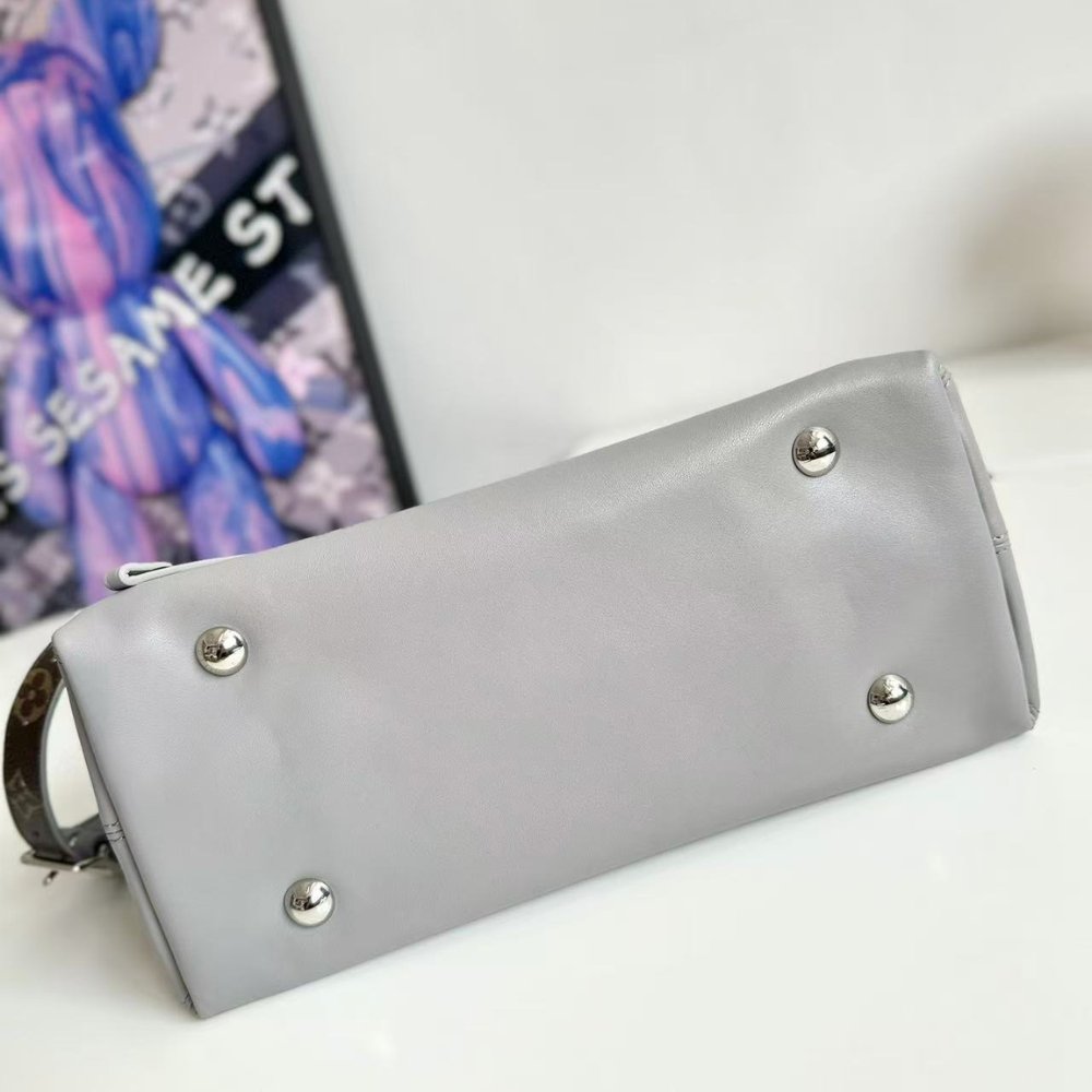 L0vis Vvtt0n Carryall Cargo Vibe PM Gris Trianon 30Cm M12579