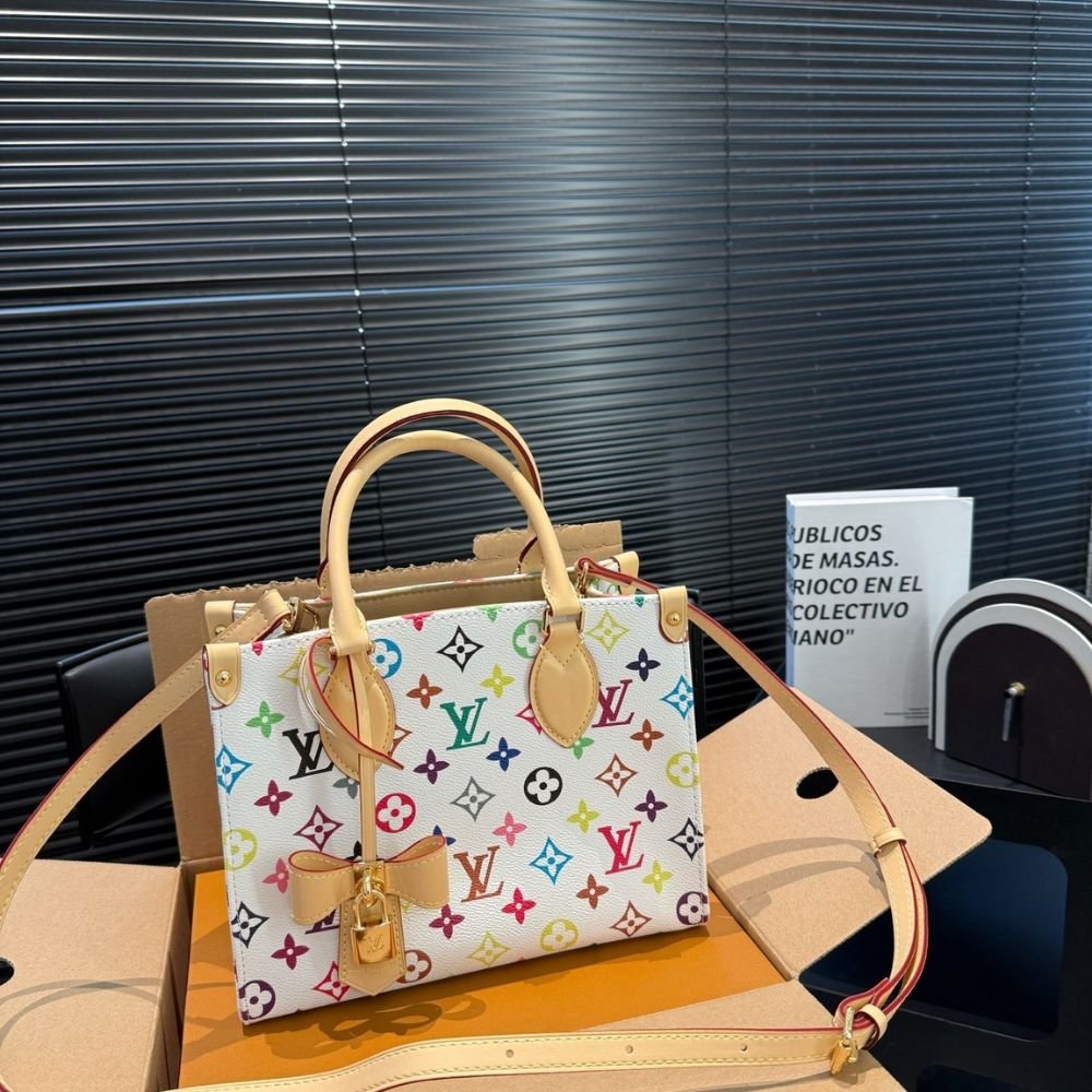 L0vis Vvtt0n OnTheGo PM Monogram Multicolor White 25Cm M27580