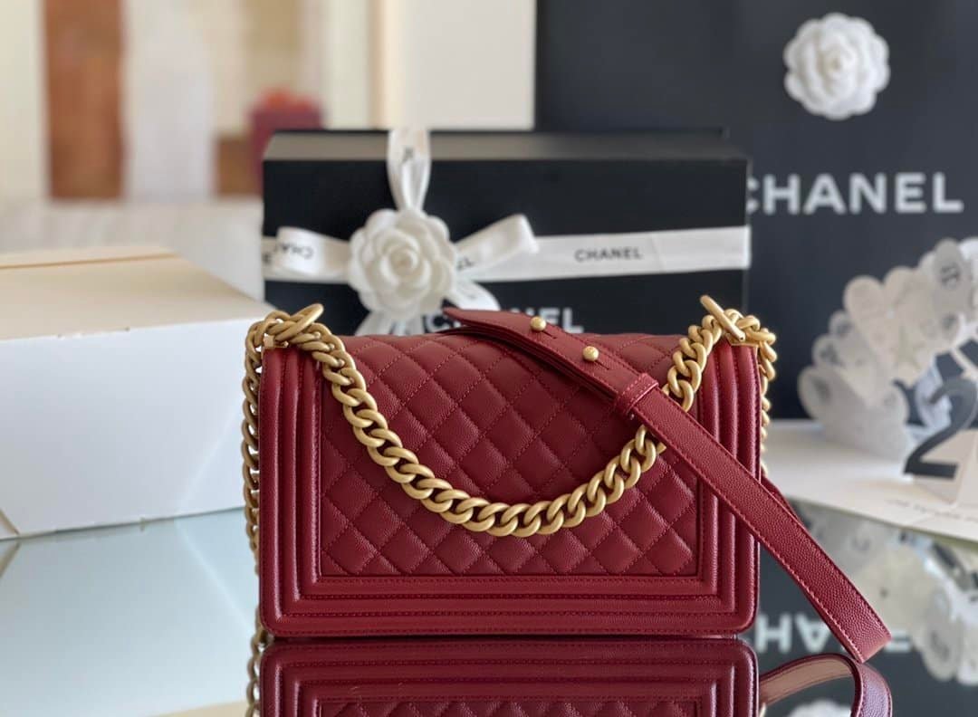 Ch**el Medium Boy Caviar Handbags Red 25Cm