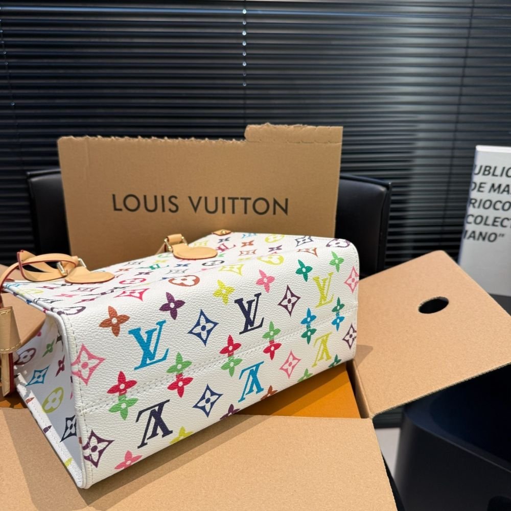 L0vis Vvtt0n OnTheGo PM Monogram Multicolor White 25Cm M27580