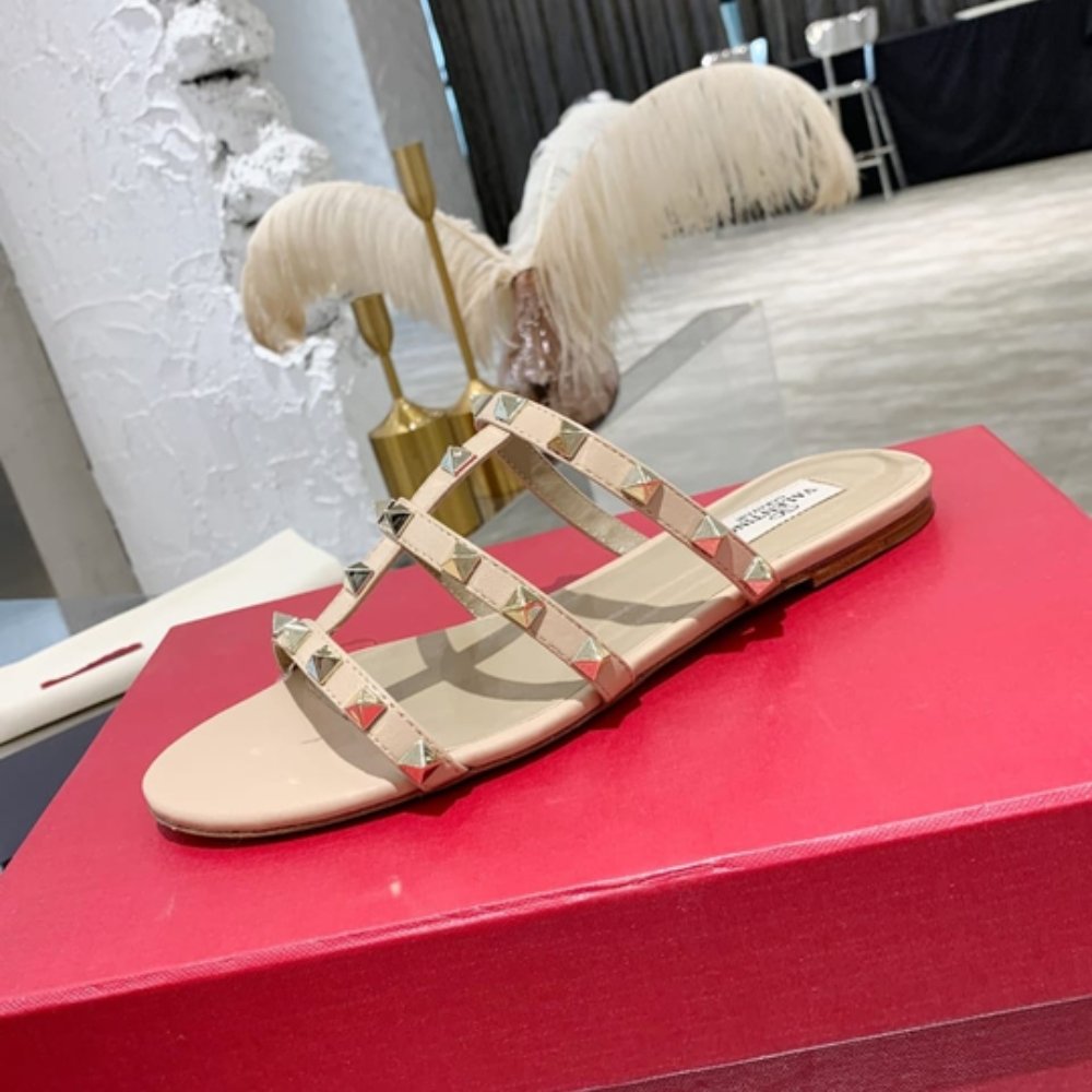 Va1e*ntin0 Garavani Rockstud Flat Slide Sandal Beige 5W2S0C49Vod P45