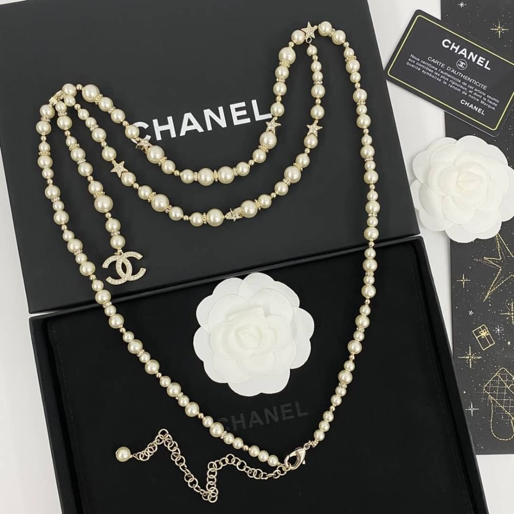 Ch**el Pearl Necklace With Star And CC Logo