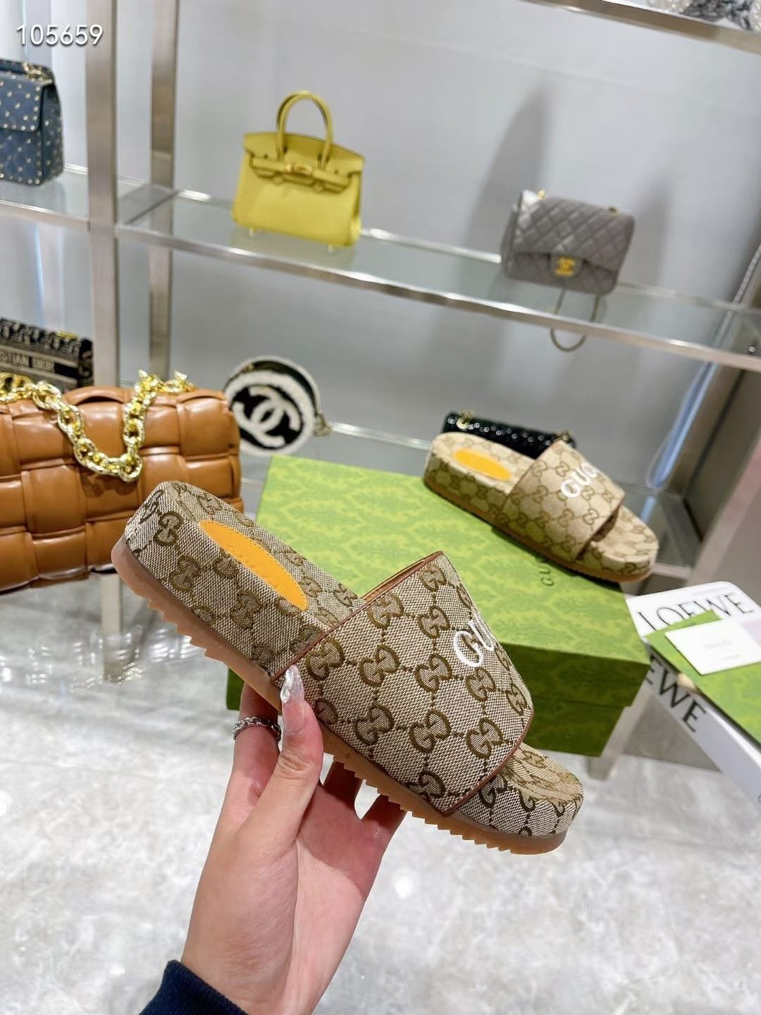 Gvc*1 Women’S Gg Canvas Slide Sandal Beige Ebony