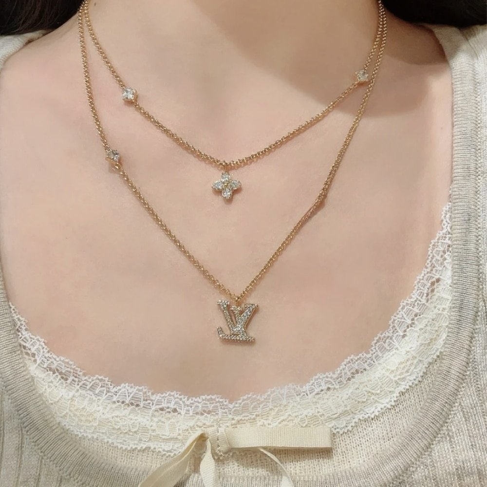 L0vis Vvtt0n Lady Lv Necklace Gold Tone M01845