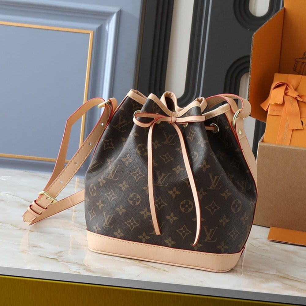 L0vis Vvtt0n Petit Noé Bag Monogram Brown 27Cm M46984