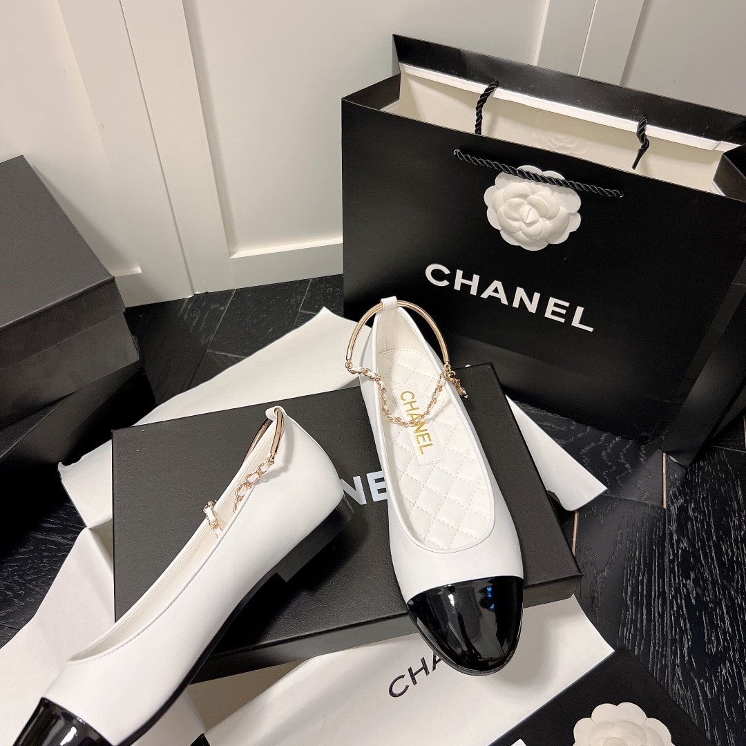 Ch**el Interlocking Cc Logo Ballet Flats Black White
