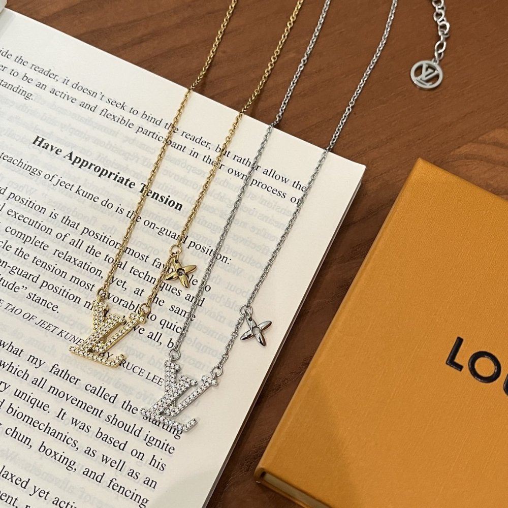 L0vis Vvtt0n Lv Iconic Enamel Necklace Silver M02751