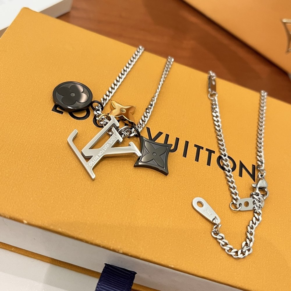 L0vis Vvtt0n Lv Instinct Necklace Silver M00521