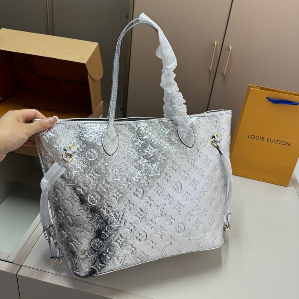 L0vis Vvtt0n Neverfull MM Silver 32Cm
