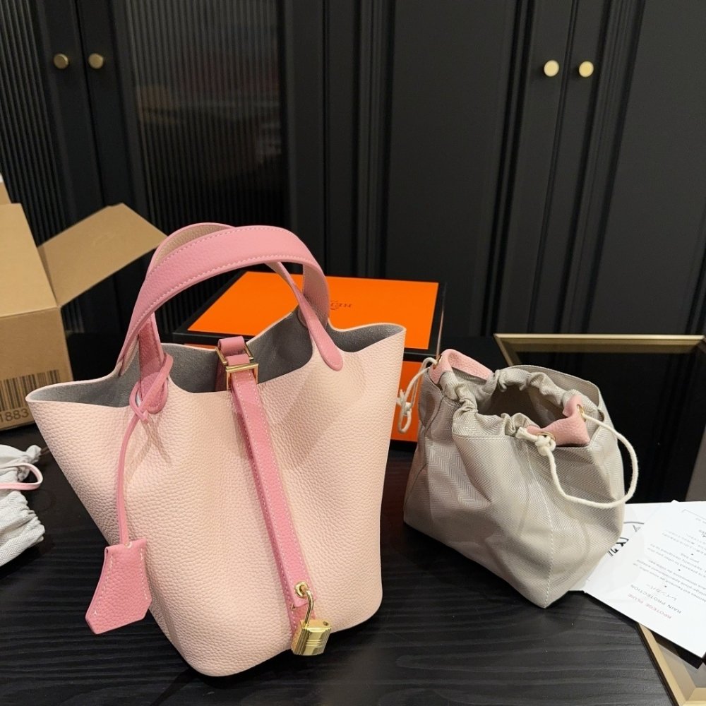 H**me5 Picotin Lock 18 Pocket Bag Light Pink 18Cm