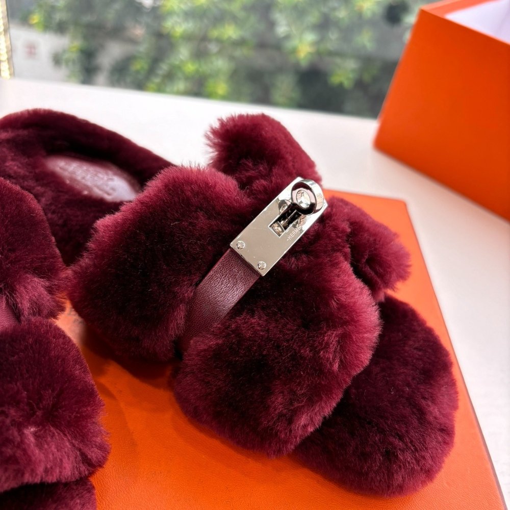 H**me5 Shearling Fur Oran Silver Buckle Sandal Wine Red Wool