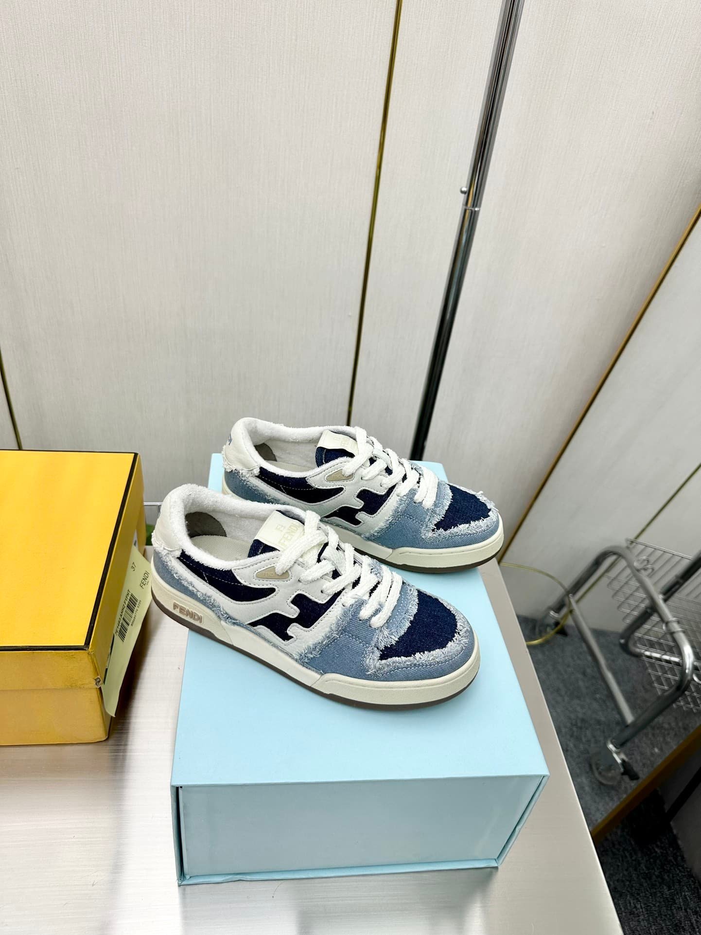 F**di Match Suede Low Tops Denim Blue 7E1495Amf1F1Jid
