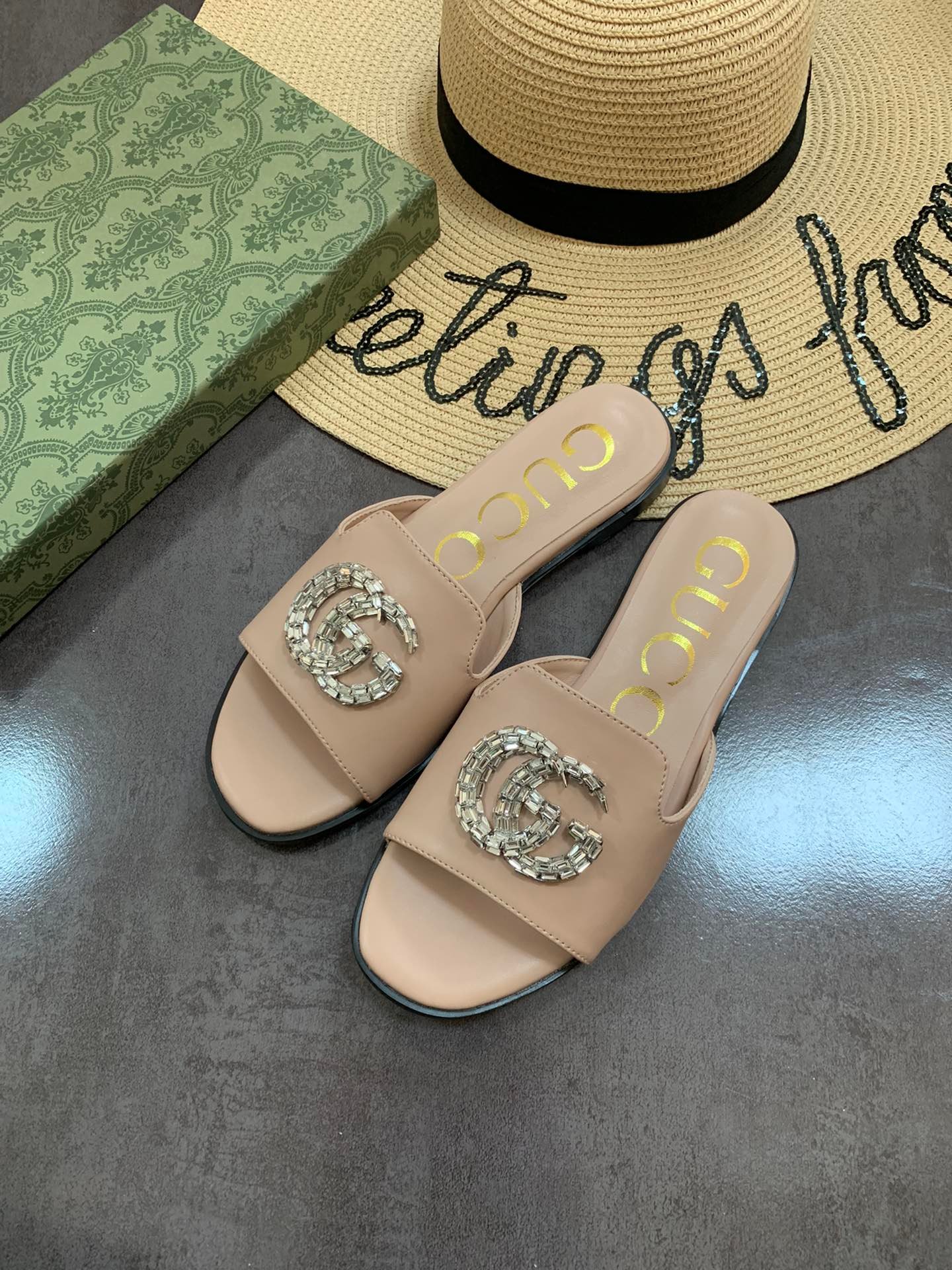 Gvc*1 Double G Slippers Leather Beaded In Beige