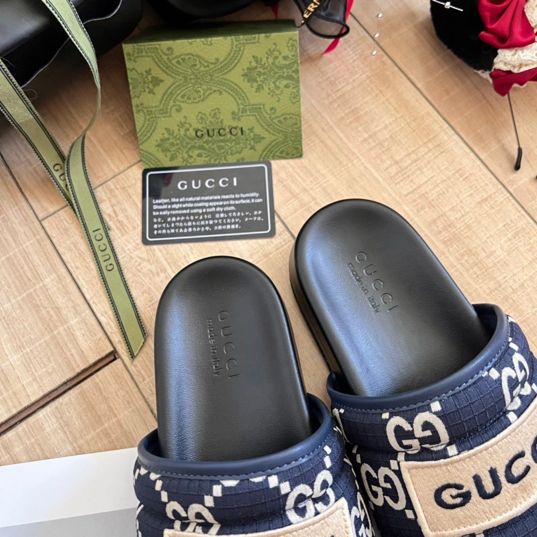 Gvc*1 Gg Horizontal Strap Sandals With Tag In Blue
