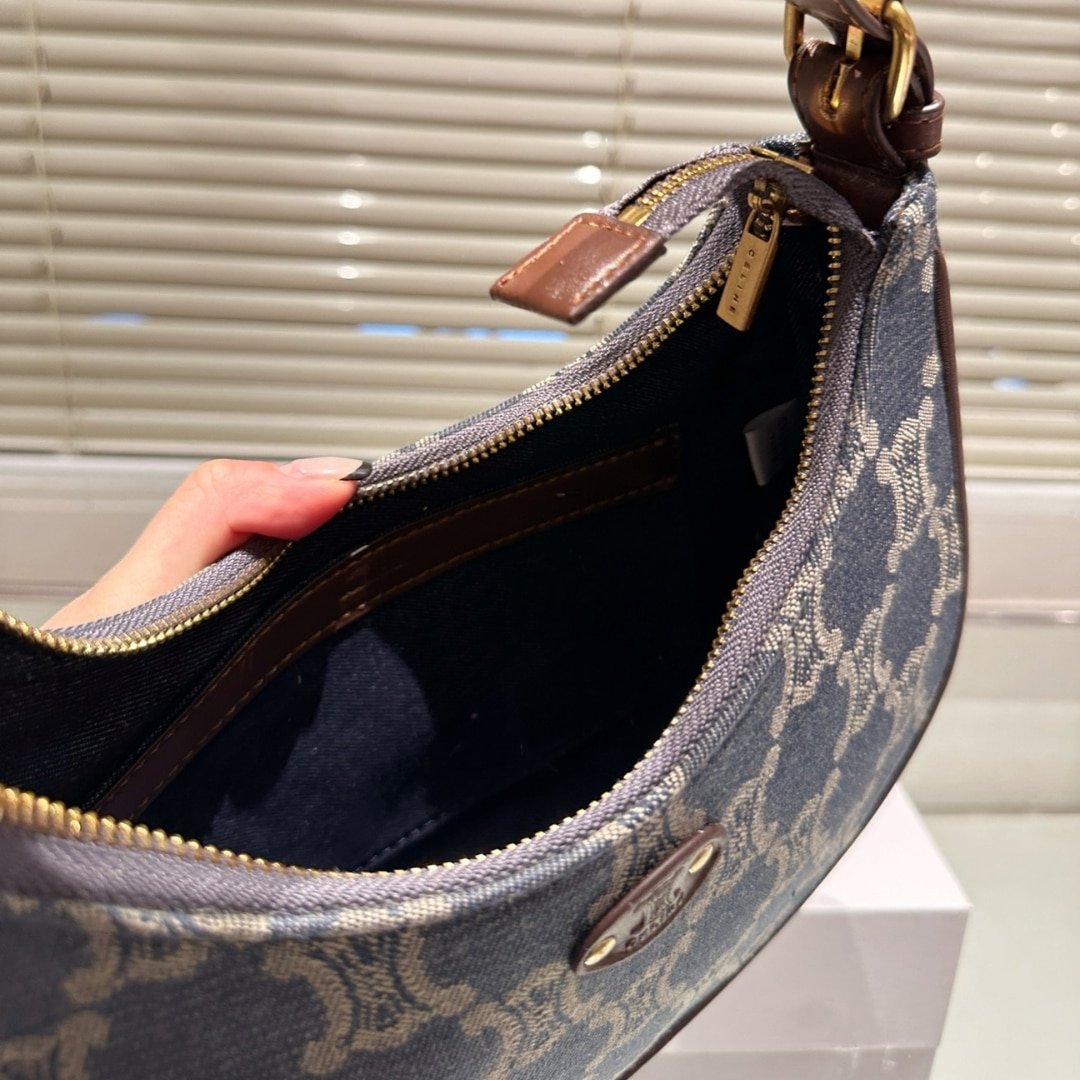 Ce1i*e Ava Triomphe Bag Half Moon In Denim Blue 25Cm