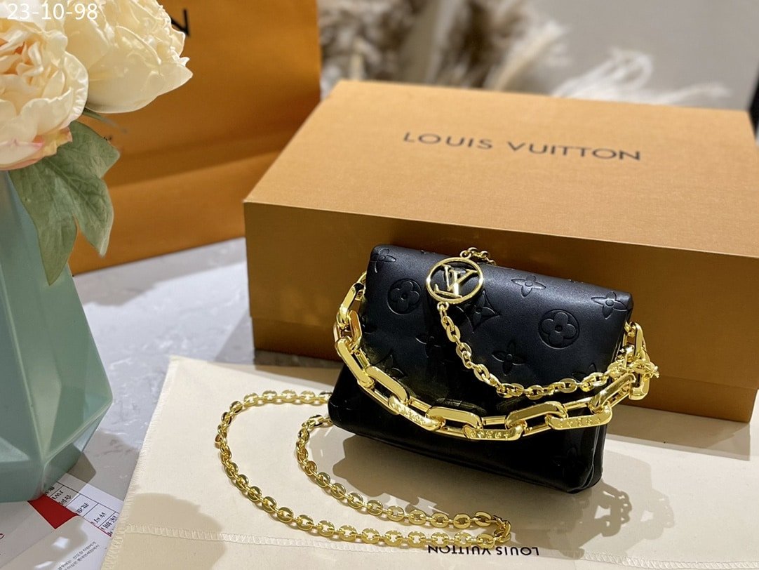 L0vis Vvtt0n Coussin Belt Bag Monogram Black 17Cm M81125