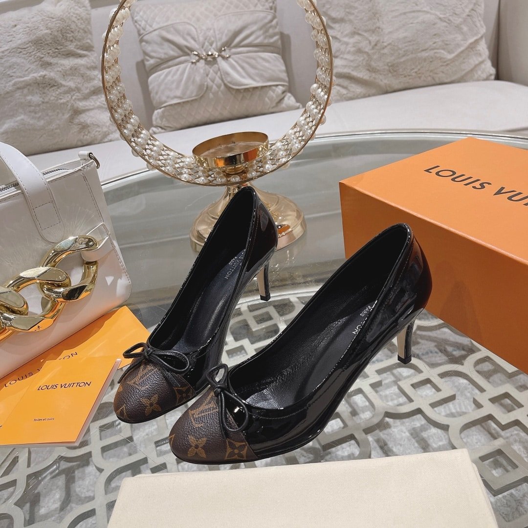 L0vis Vvtt0n Blossom Pump Black