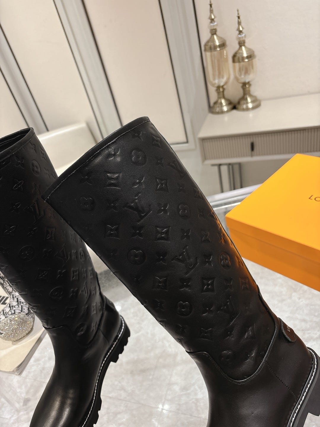 L0vis Vvtt0n Territory Flat High Boot Black 1Add2X