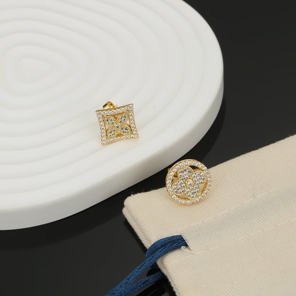 L0vis Vvtt0n Idylle Blossom Stud Earrings Gold And D1am0nds