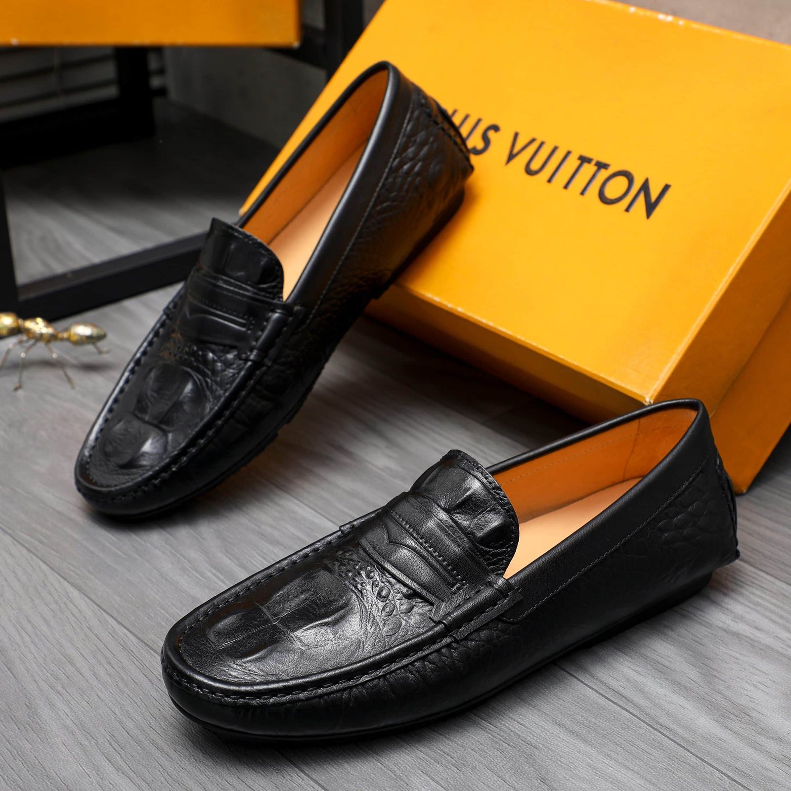 L0vis Vvtt0n Loafer Alligator Matte Leather In Black