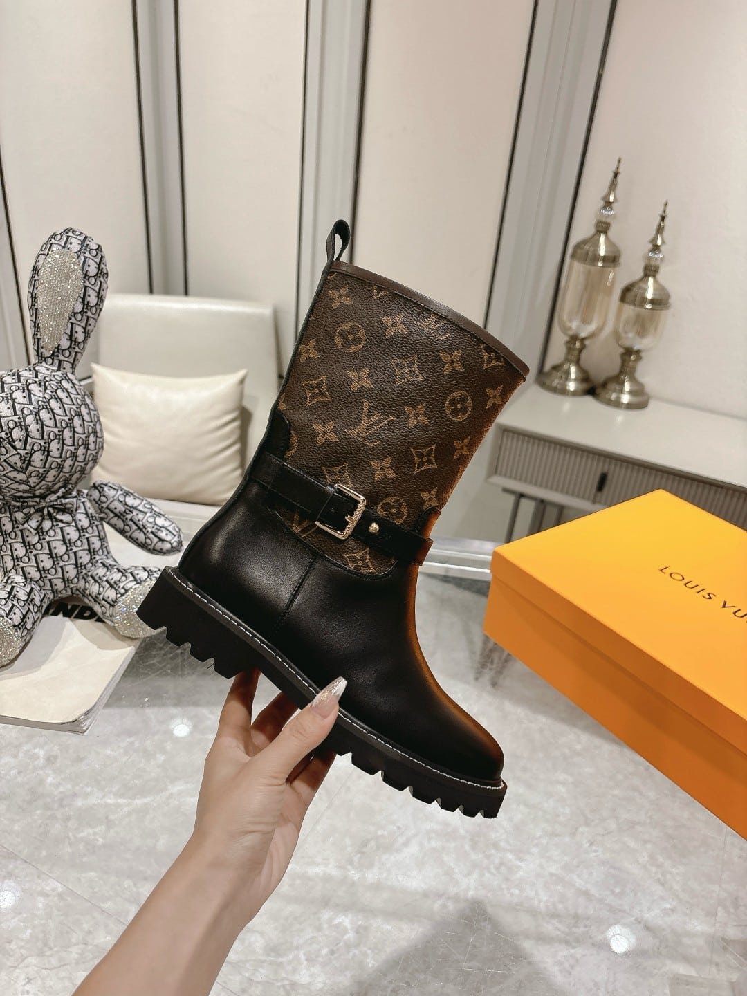 L0vis Vvtt0n Territory Flat Ankle Boot Monogram Brown