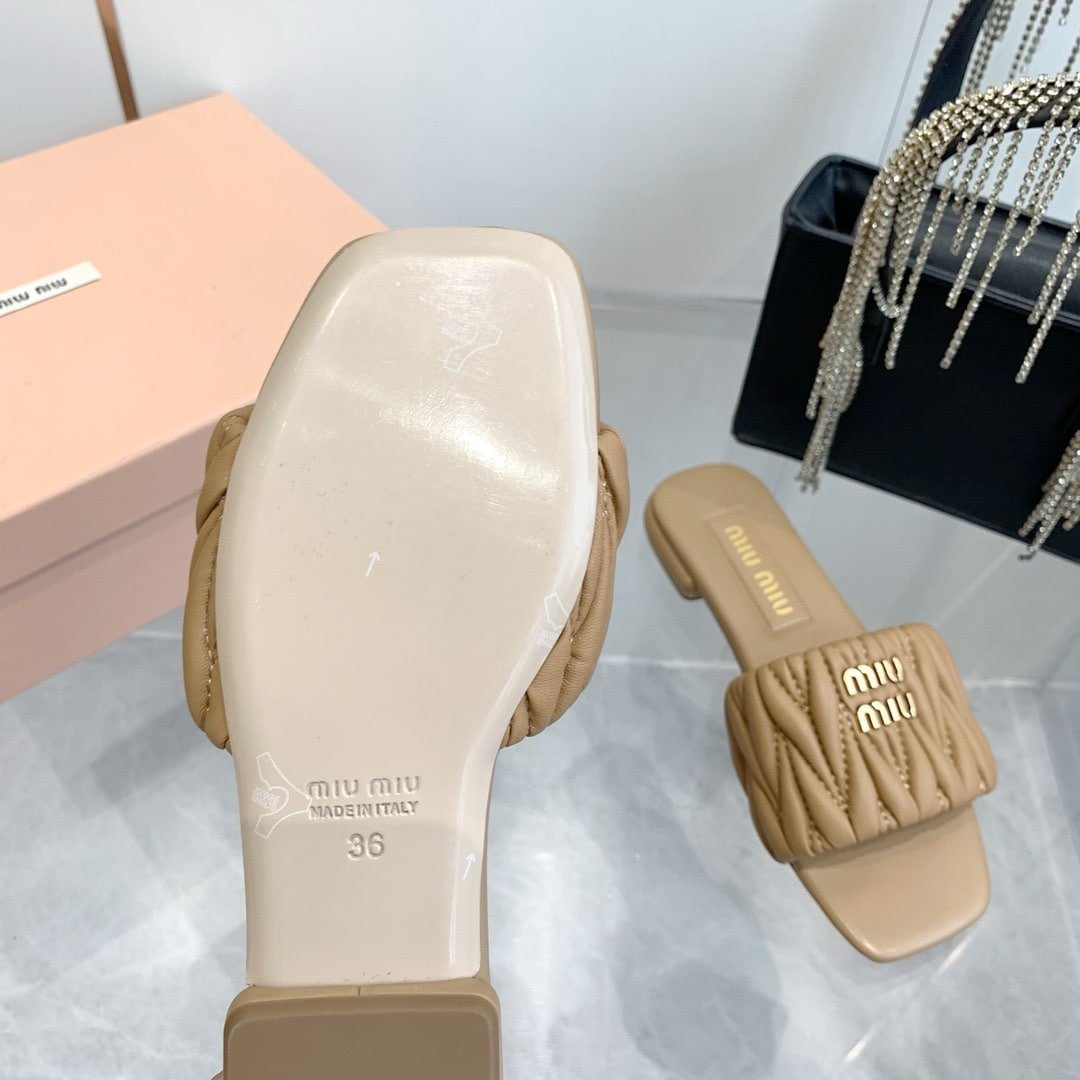 M1um1u Matelassé Nappa Leather Slides Sand Beige 5Xx605 88T F0036 F 010